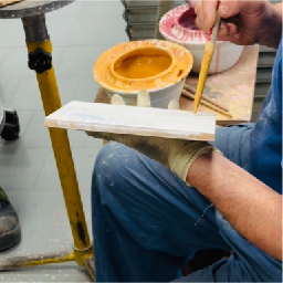 artigiano al lavoro